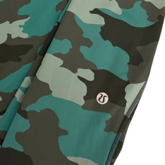 Lululemon Swift Speed High-Rise Tight 25"
Camo Tidewater Teal Size 2 - Picture 5 of 11